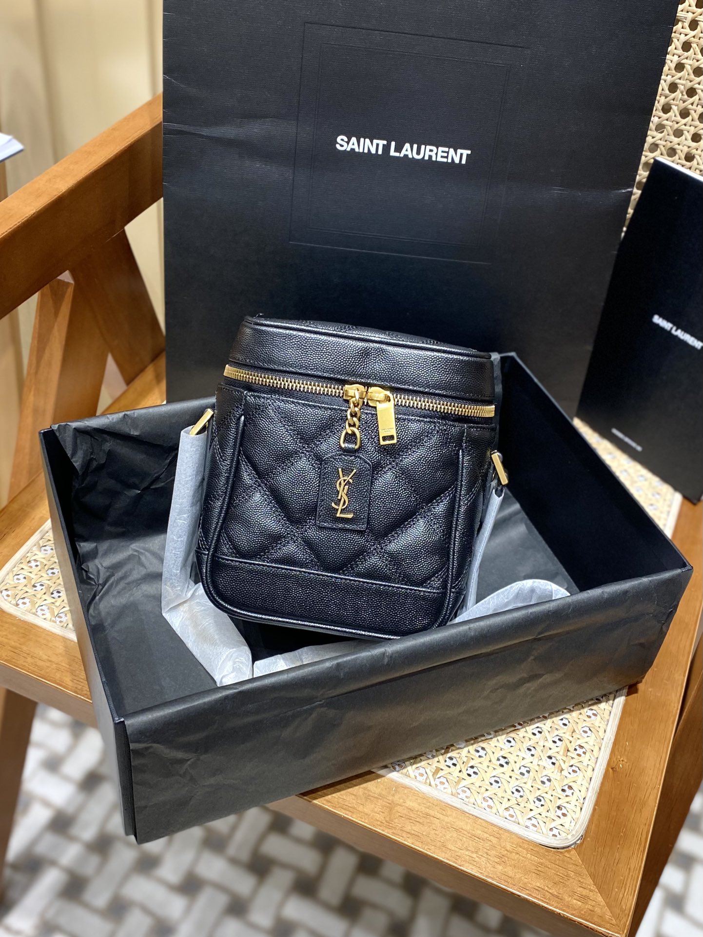 Saint laurent Ysl 80’s 𝙑𝙖𝙣𝙞𝙩𝙮 方形水桶化妆包 649779黑色
