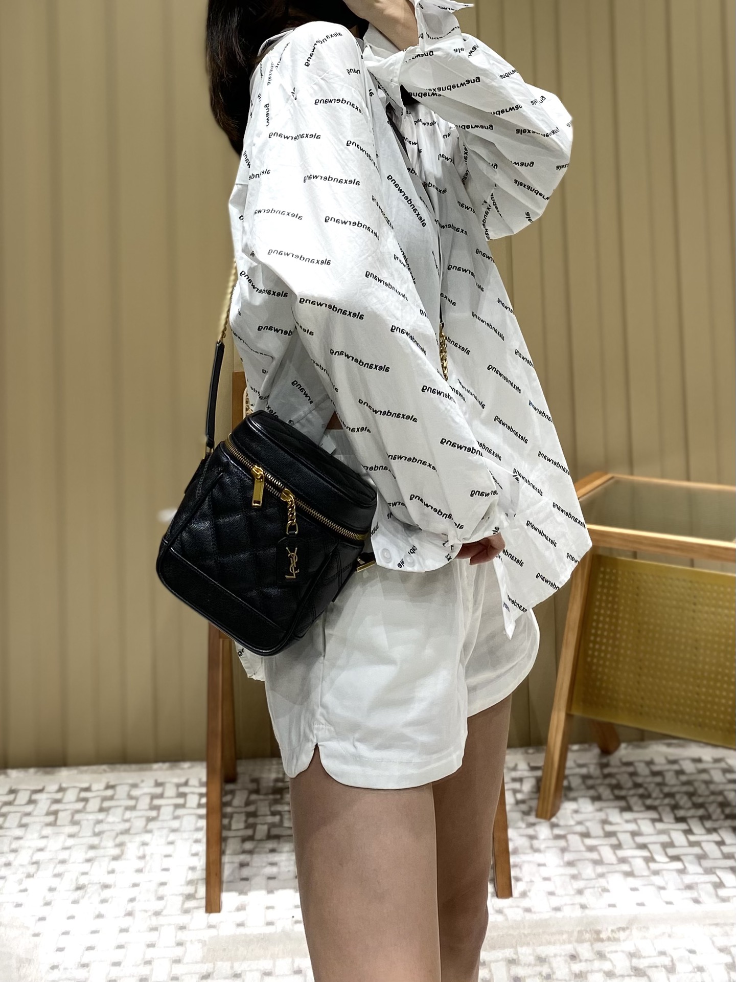 Saint laurent Ysl 80’s 𝙑𝙖𝙣𝙞𝙩𝙮 方形水桶化妆包 649779黑色