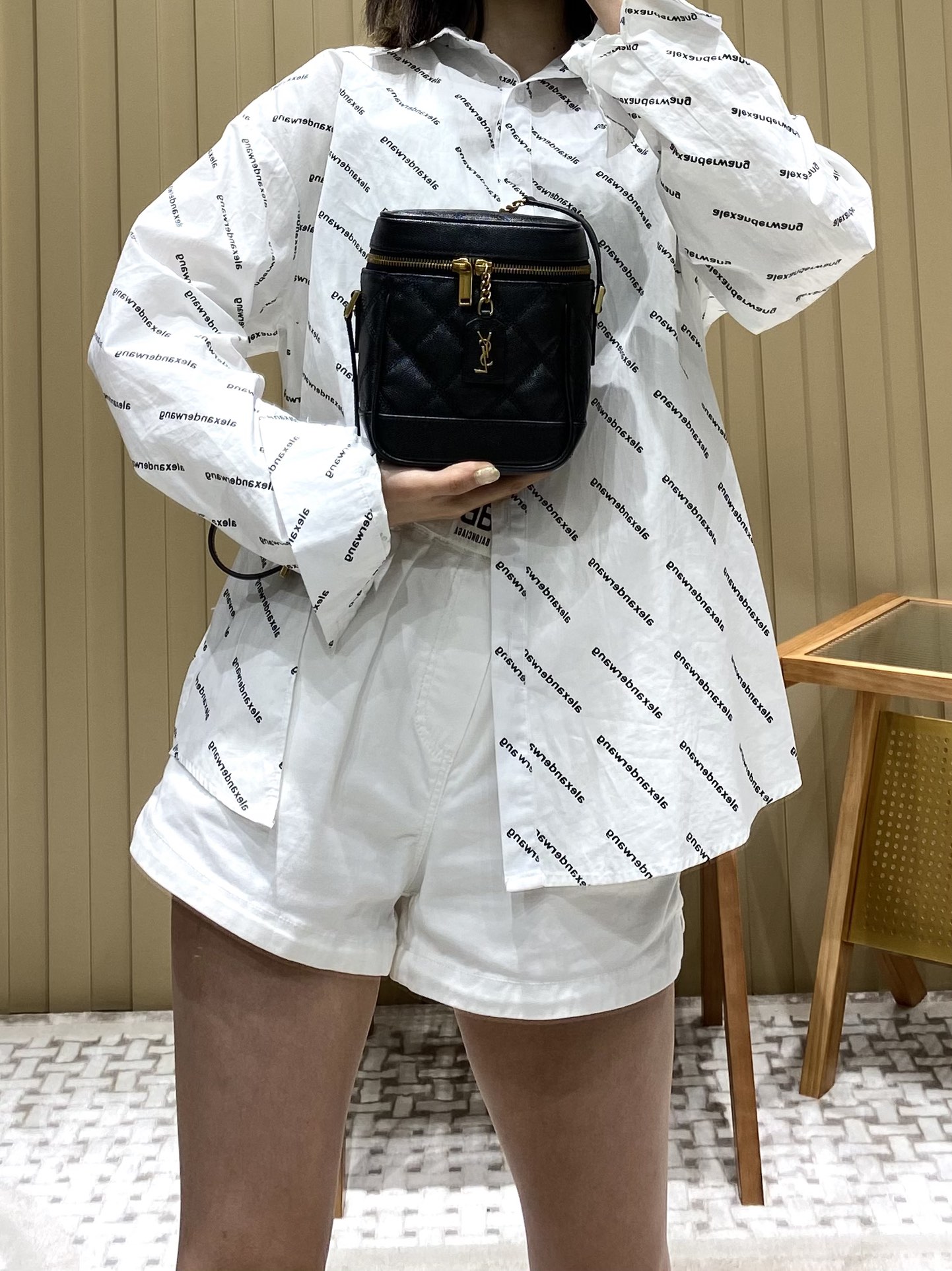 Saint laurent Ysl 80’s 𝙑𝙖𝙣𝙞𝙩𝙮 方形水桶化妆包 649779黑色