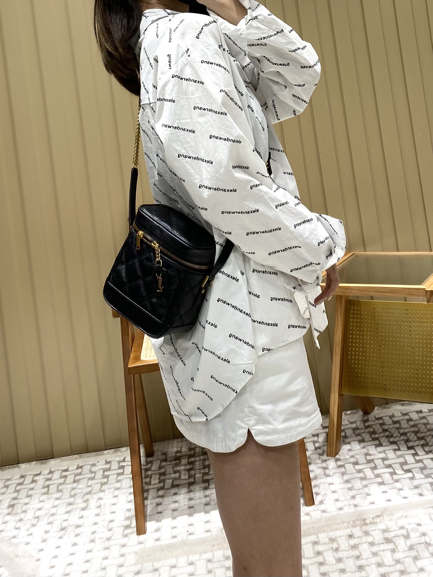 Saint laurent Ysl 80’s 𝙑𝙖𝙣𝙞𝙩𝙮 方形水桶化妆包 649779黑色
