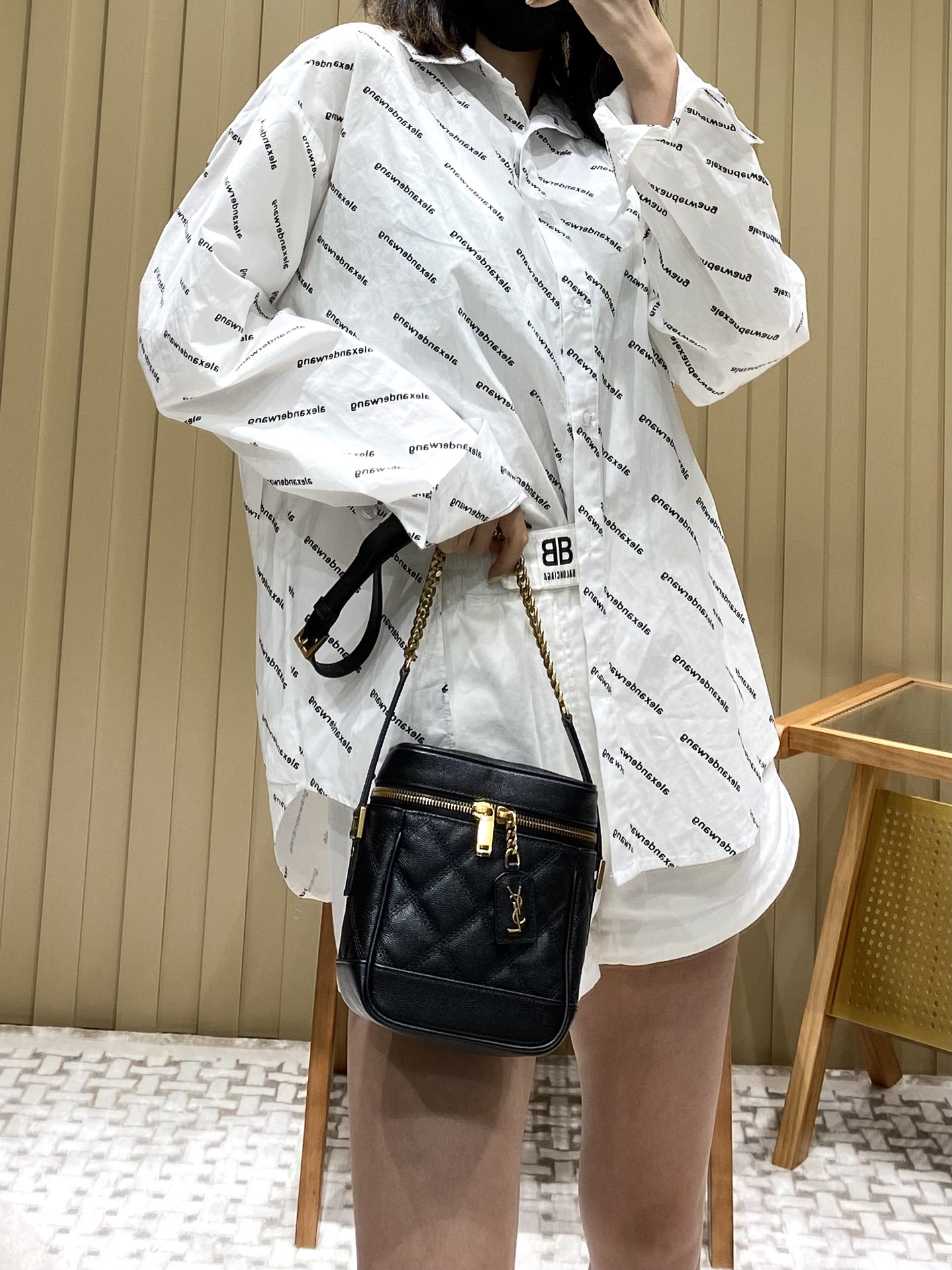 Saint laurent Ysl 80’s 𝙑𝙖𝙣𝙞𝙩𝙮 方形水桶化妆包 649779黑色