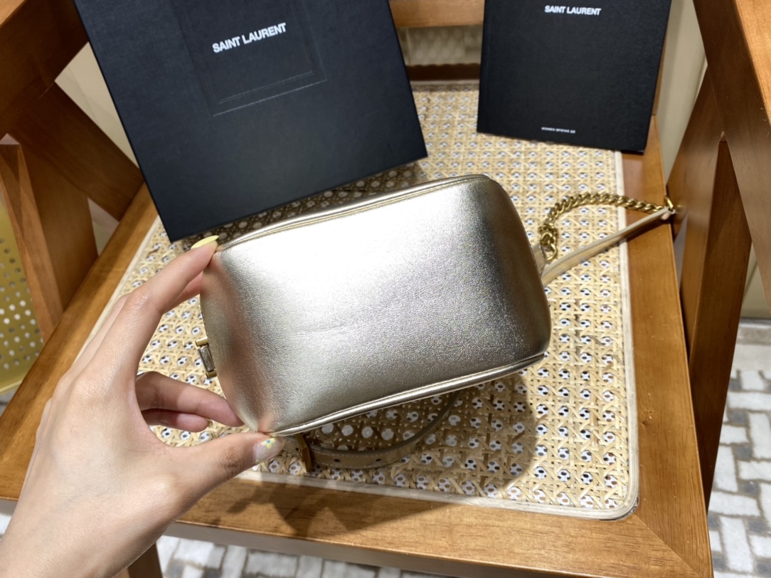 Saint laurent Ysl 80’s 𝙑𝙖𝙣𝙞𝙩𝙮 方形水桶化妆包 649779香槟金