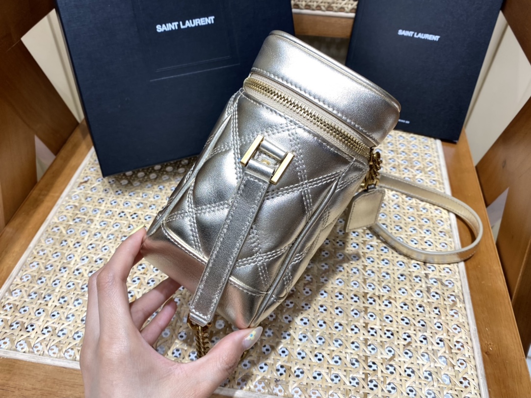 Saint laurent Ysl 80’s 𝙑𝙖𝙣𝙞𝙩𝙮 方形水桶化妆包 649779香槟金