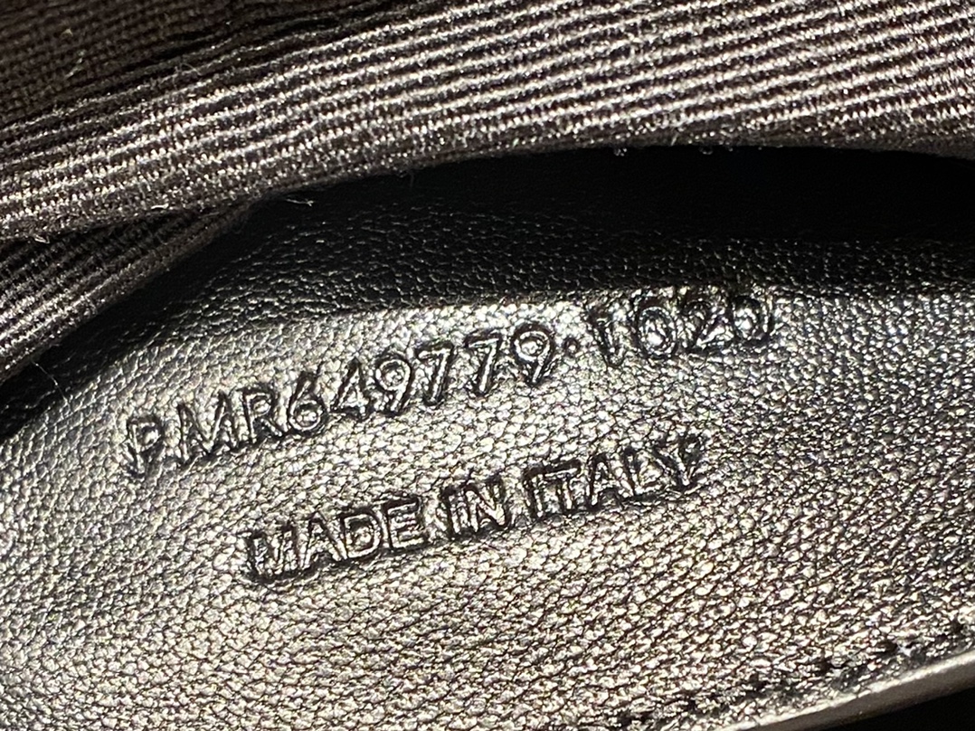 Saint laurent Ysl 80’s 𝙑𝙖𝙣𝙞𝙩𝙮 方形水桶化妆包 649779香槟金