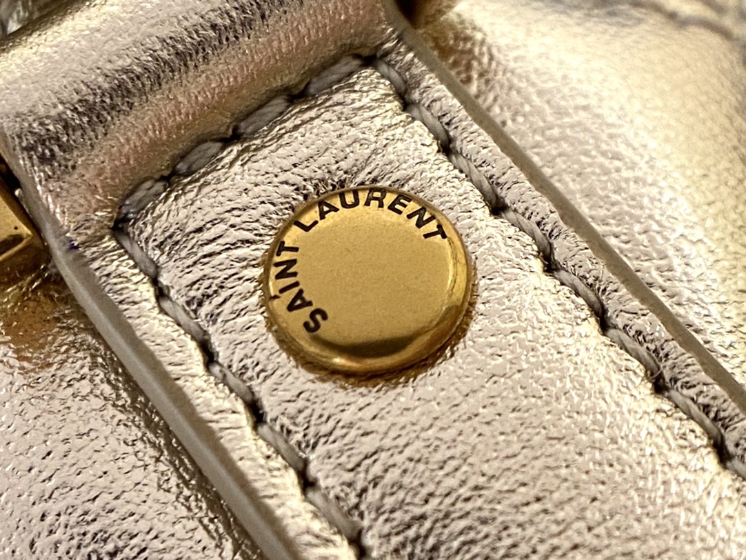 Saint laurent Ysl 80’s 𝙑𝙖𝙣𝙞𝙩𝙮 方形水桶化妆包 649779香槟金