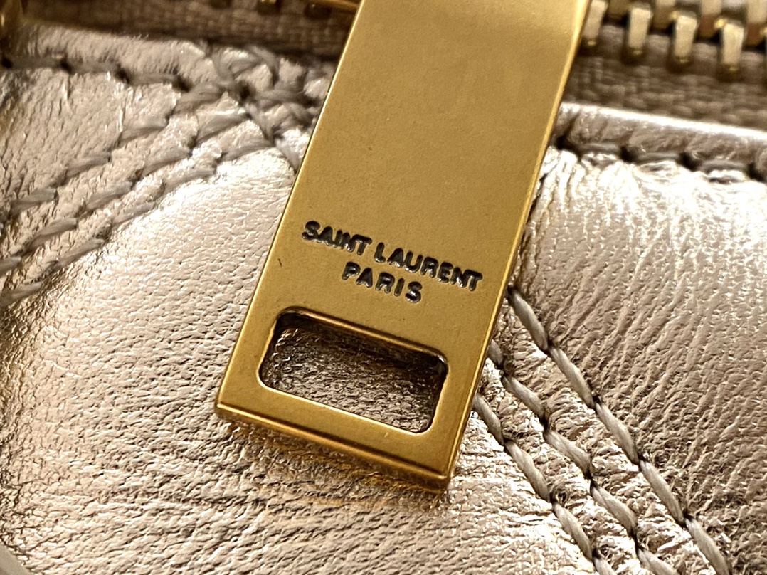 Saint laurent Ysl 80’s 𝙑𝙖𝙣𝙞𝙩𝙮 方形水桶化妆包 649779香槟金
