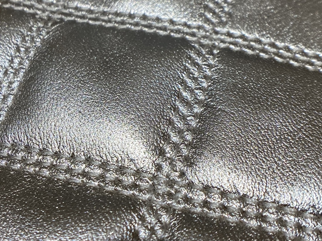 Saint laurent Ysl 80’s 𝙑𝙖𝙣𝙞𝙩𝙮 方形水桶化妆包 649779香槟金
