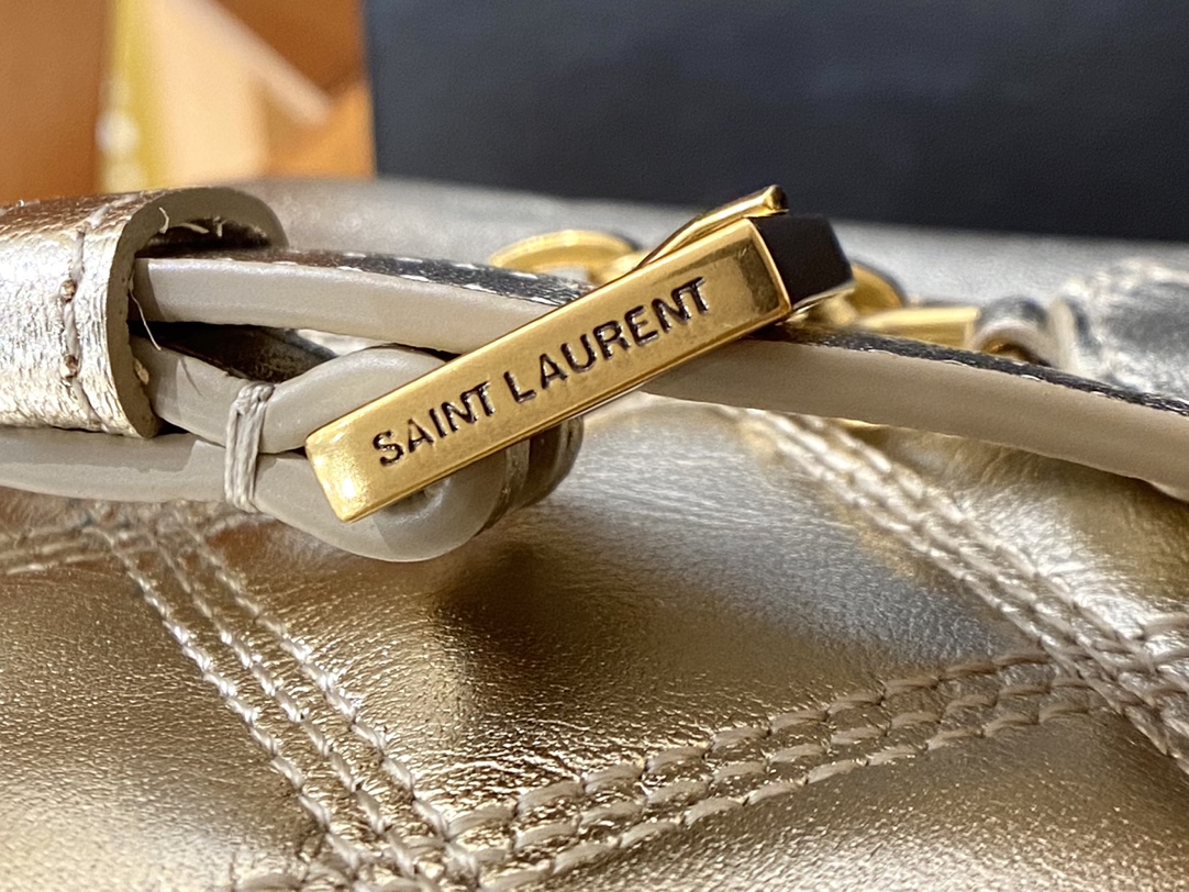 Saint laurent Ysl 80’s 𝙑𝙖𝙣𝙞𝙩𝙮 方形水桶化妆包 649779香槟金