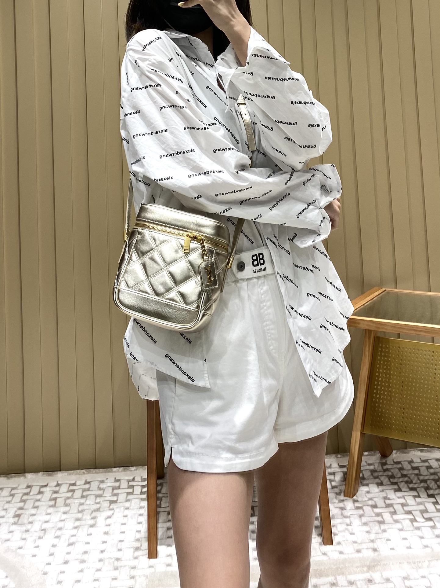 Saint laurent Ysl 80’s 𝙑𝙖𝙣𝙞𝙩𝙮 方形水桶化妆包 649779香槟金