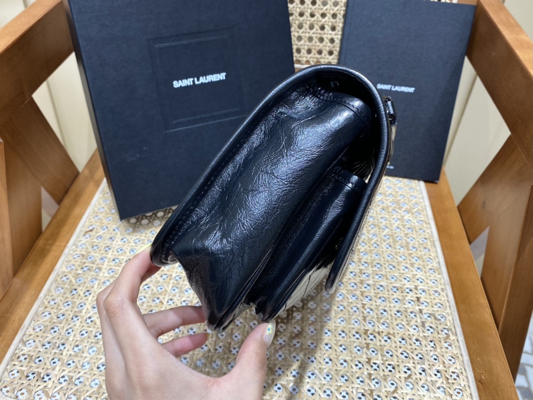 YSL 𝐍𝐢𝐤𝐢 22𝐜𝐦 邮差包 533037黑色/黑链