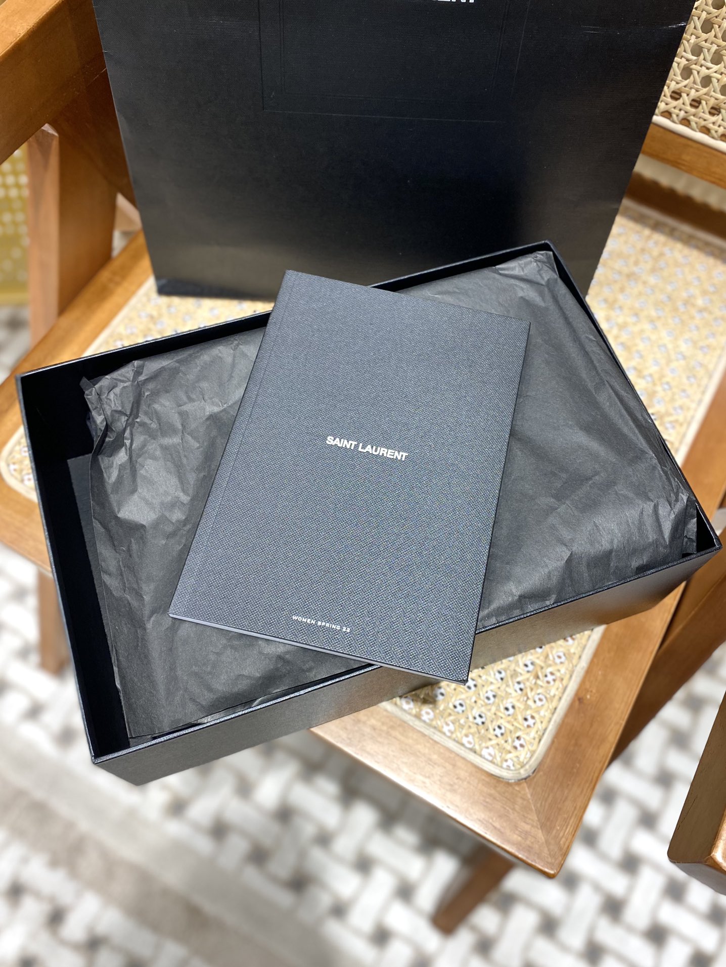 YSL 𝐍𝐢𝐤𝐢 22𝐜𝐦 邮差包 533037黑色/黑链
