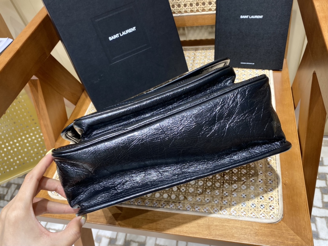 YSL 𝐍𝐢𝐤𝐢 28𝐜𝐦 邮差包 633158黑色/黑链