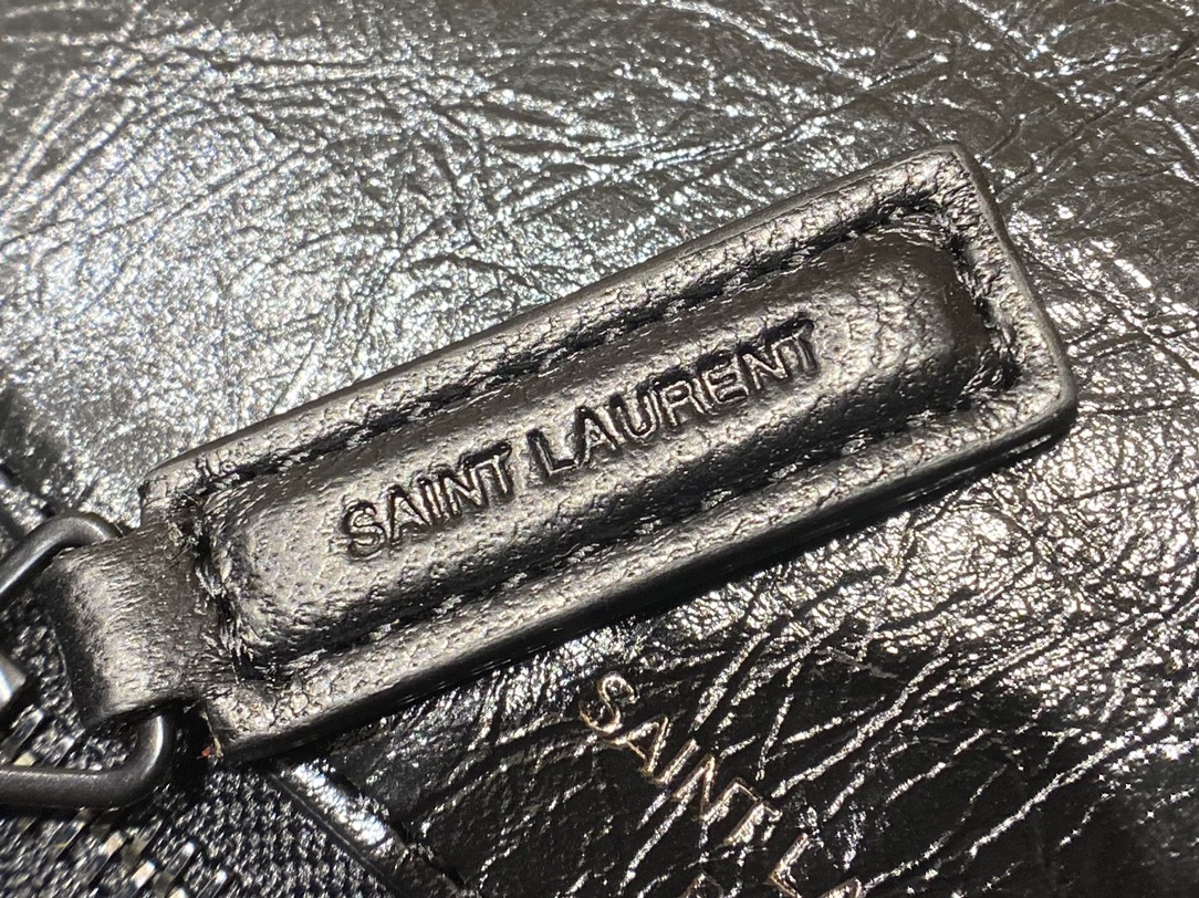 YSL 𝐍𝐢𝐤𝐢 28𝐜𝐦 邮差包 633158黑色/黑链
