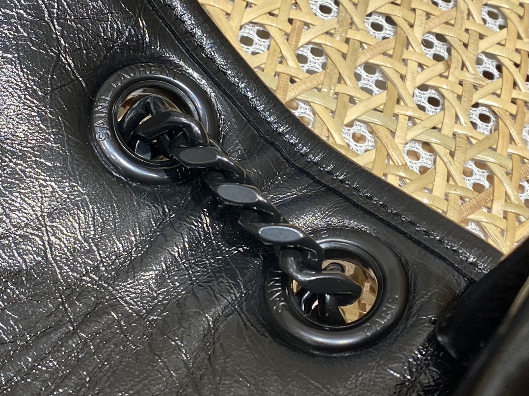 YSL 𝐍𝐢𝐤𝐢 28𝐜𝐦 邮差包 633158黑色/黑链