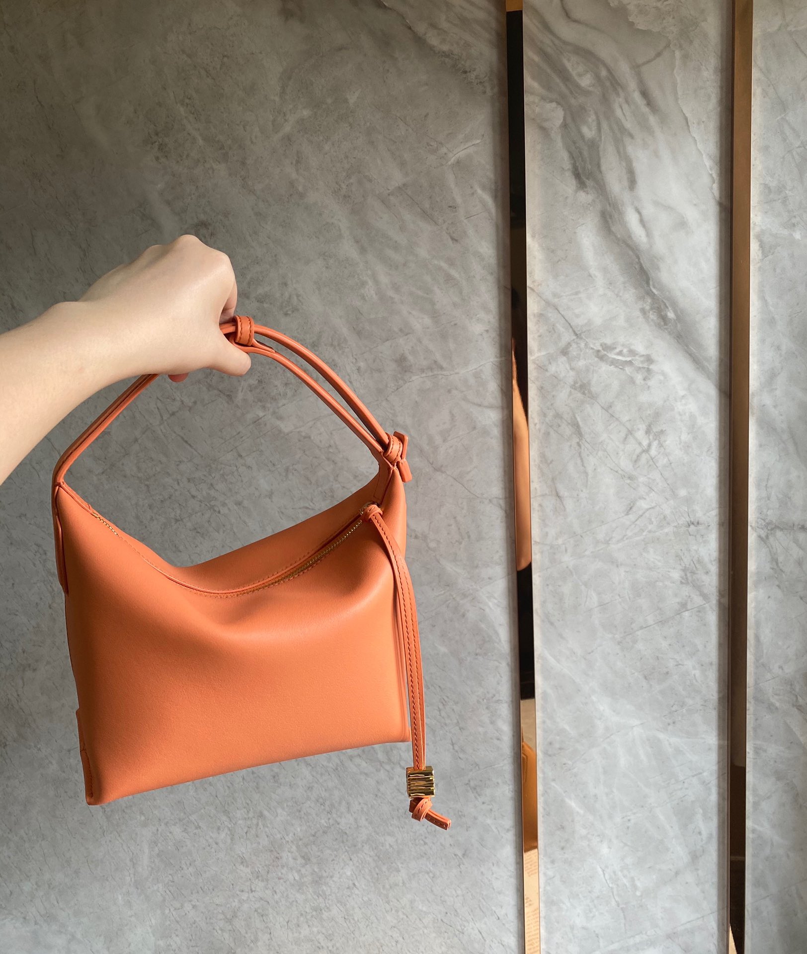 LOEWE罗意威 520情人节限定款 cubi全皮饭盒包 0559橙