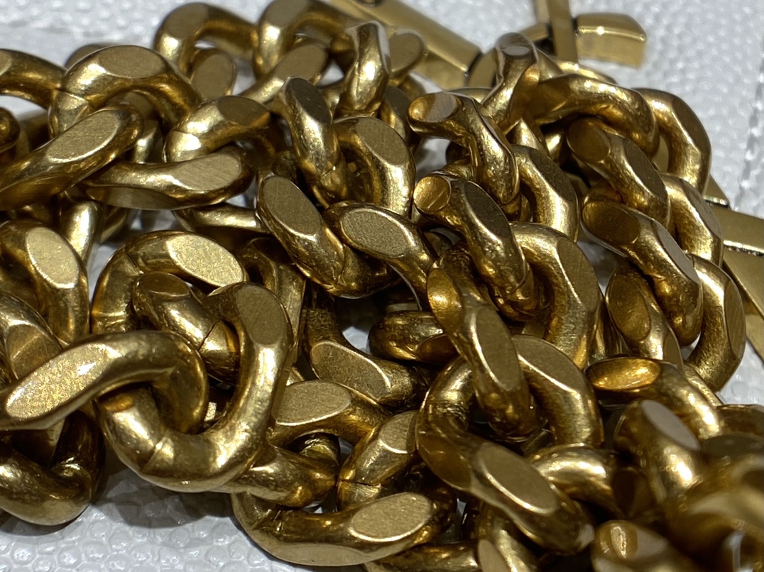 Saint laurent Ysl 最新VINYLE鱼子酱小圆包 610436白色