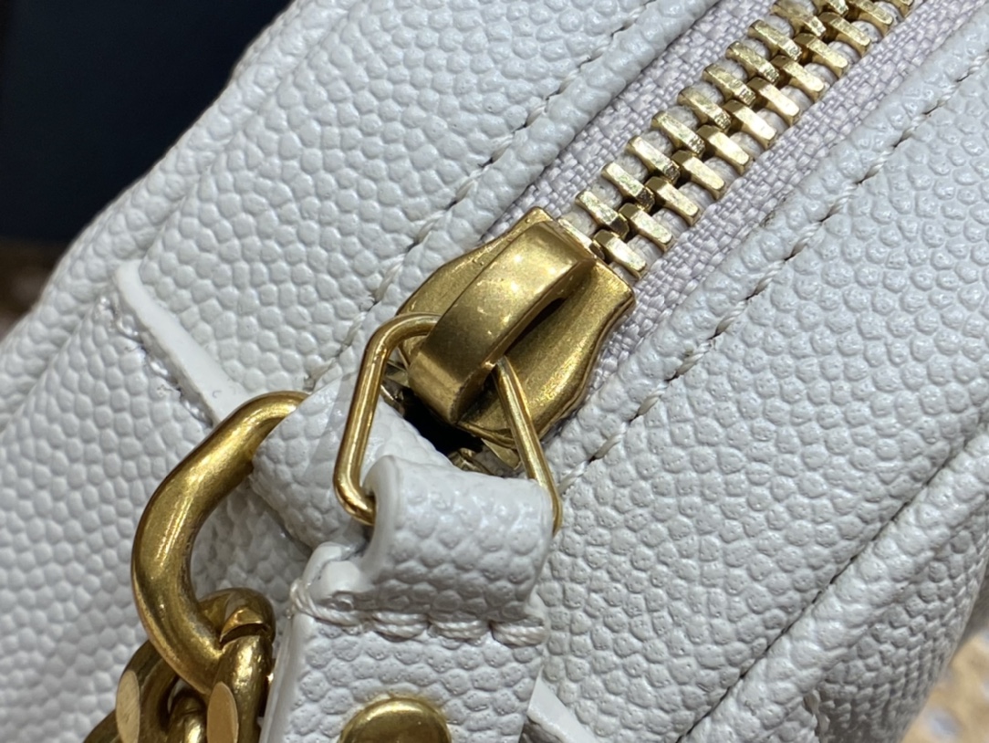 Saint laurent Ysl 最新VINYLE鱼子酱小圆包 610436白色