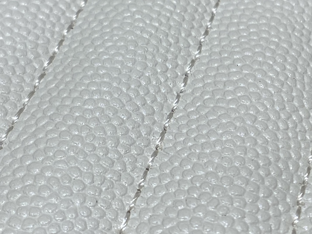 Saint laurent Ysl 最新VINYLE鱼子酱小圆包 610436白色