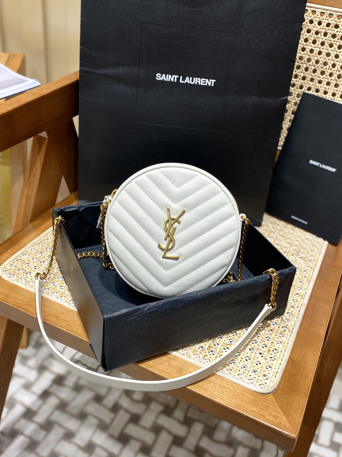 Saint laurent Ysl 最新VINYLE鱼子酱小圆包 610436白色