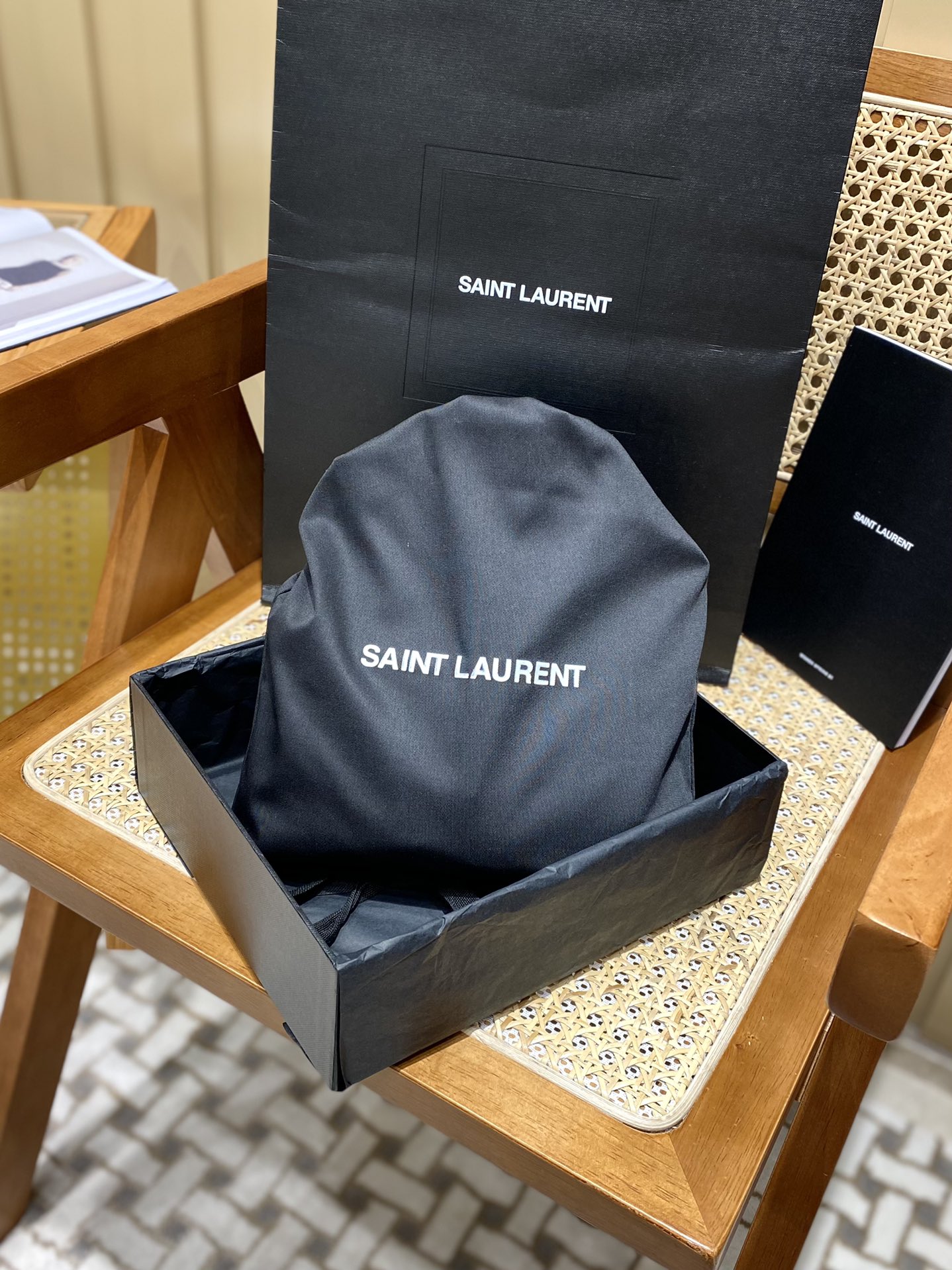 Saint laurent Ysl 最新VINYLE鱼子酱小圆包 610436白色