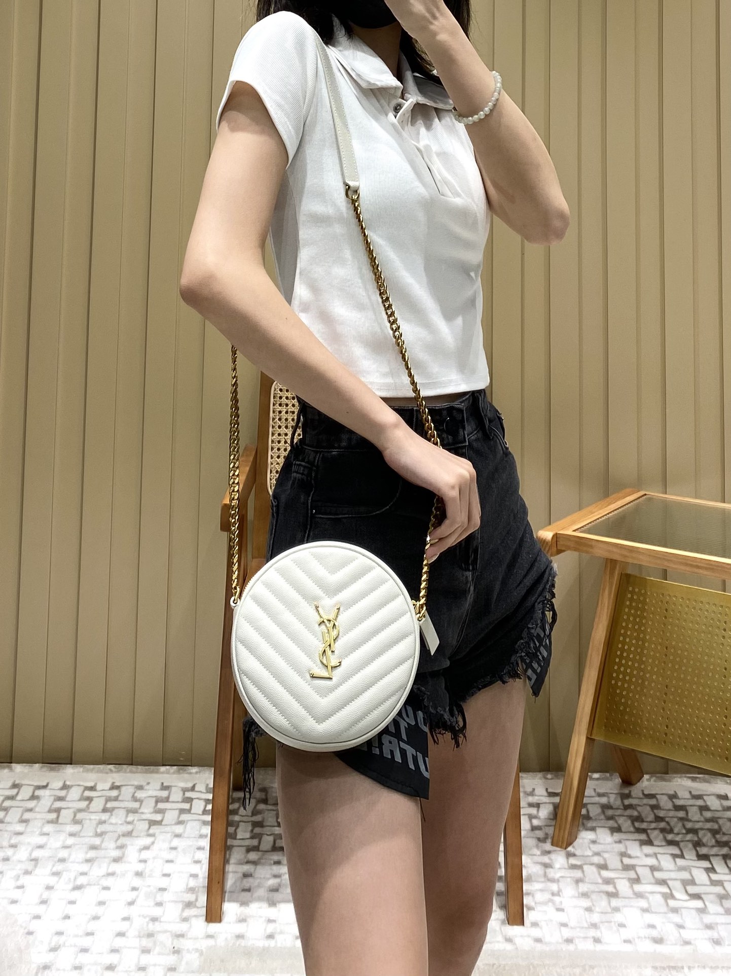 Saint laurent Ysl 最新VINYLE鱼子酱小圆包 610436白色