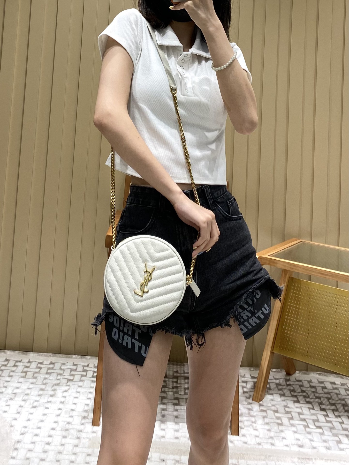 Saint laurent Ysl 最新VINYLE鱼子酱小圆包 610436白色