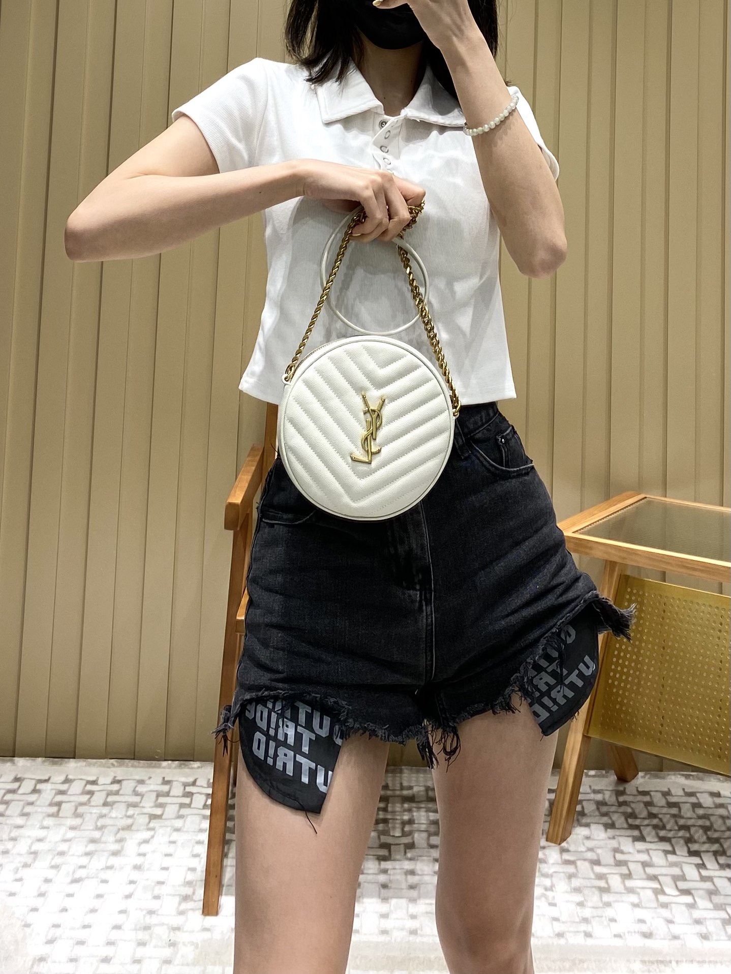 Saint laurent Ysl 最新VINYLE鱼子酱小圆包 610436白色