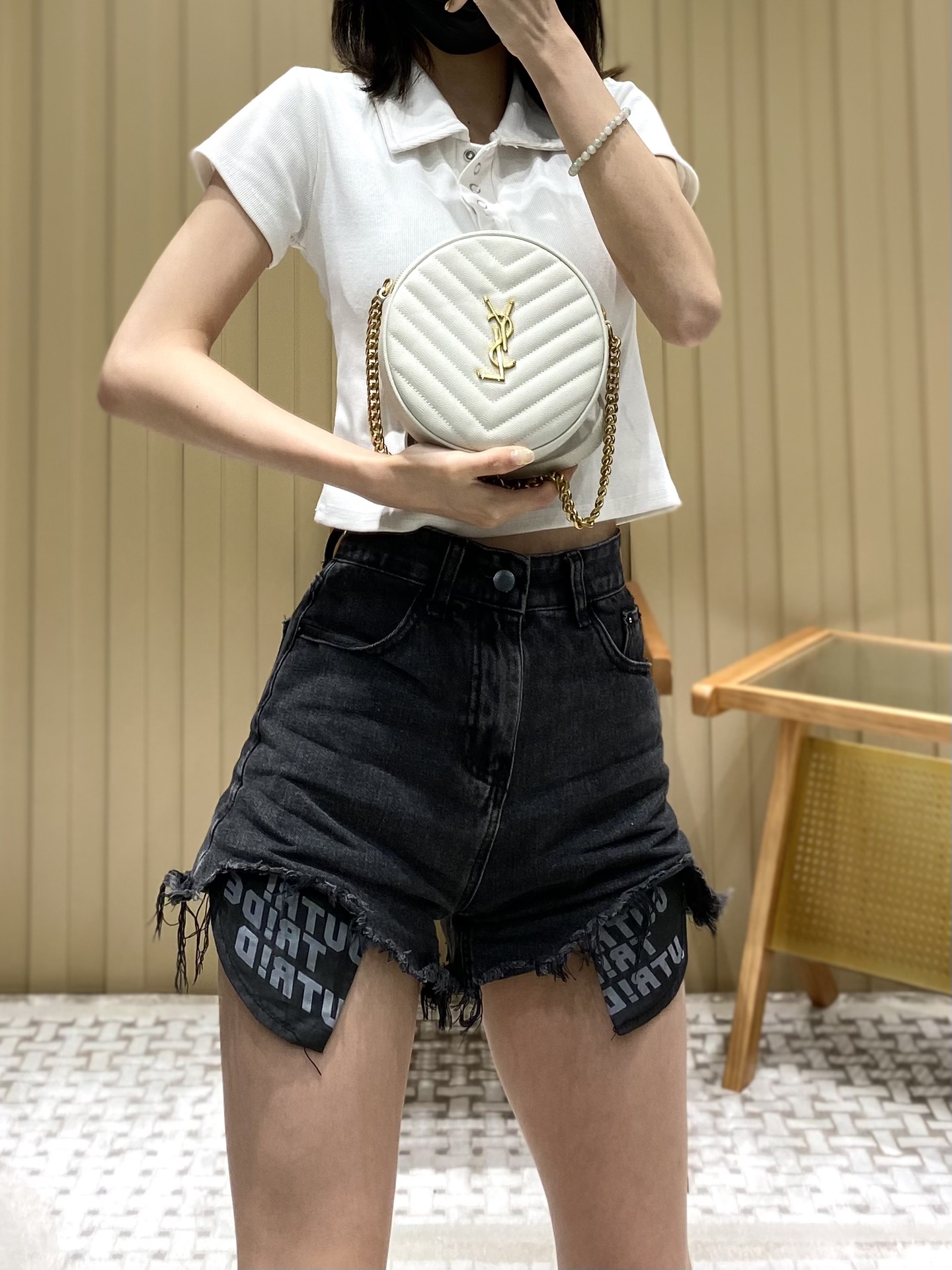 Saint laurent Ysl 最新VINYLE鱼子酱小圆包 610436白色