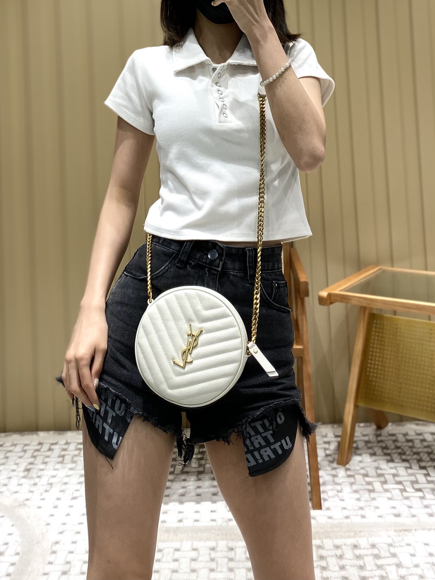 Saint laurent Ysl 最新VINYLE鱼子酱小圆包 610436白色