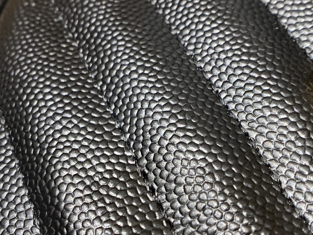 Saint laurent Ysl 最新VINYLE鱼子酱小圆包 610436黑色