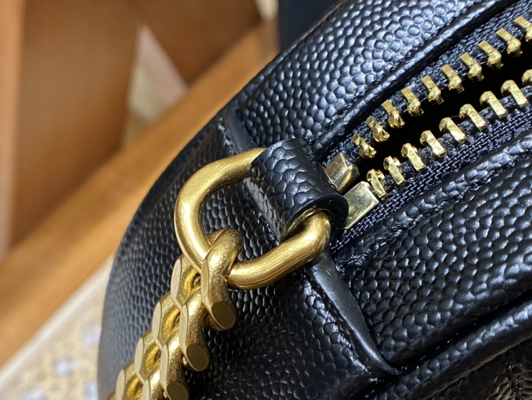 Saint laurent Ysl 最新VINYLE鱼子酱小圆包 610436黑色