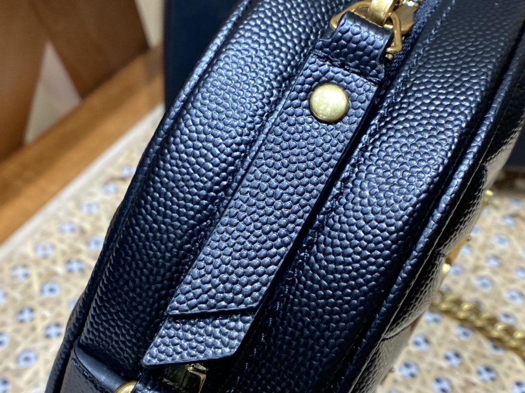 Saint laurent Ysl 最新VINYLE鱼子酱小圆包 610436黑色