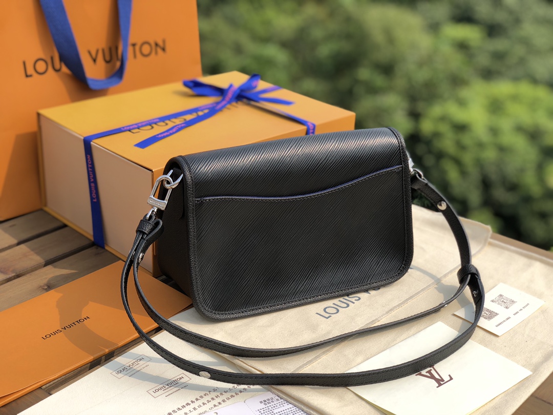 🌼 m59386尺寸24.5×14.5×9原厂渠道 Lv 2022春夏款 新款Buci法棍包 buci是