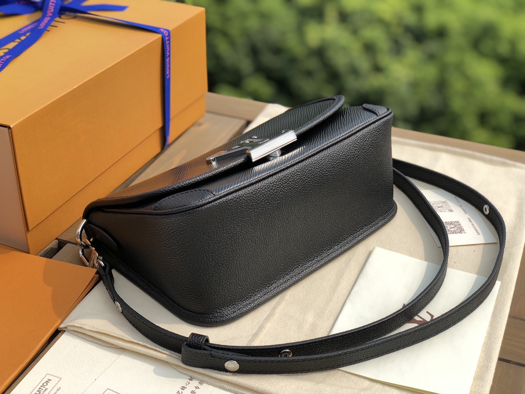 🌼 m59386尺寸24.5×14.5×9原厂渠道 Lv 2022春夏款 新款Buci法棍包 buci是