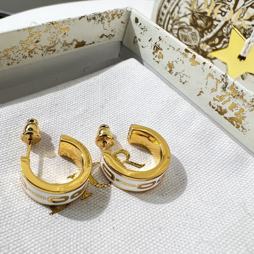 新款☑️DIOR迪奥字母耳钉耳环