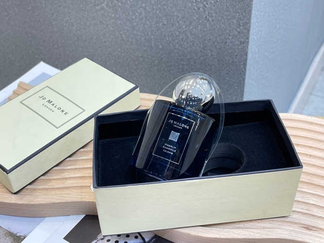 Jo Malone Moonlit Camomile Cologne - Limited Edition Fragrance (100ml) 1 Jo Malone Moonlit Camomile Cologne - Limited Edition Fragrance (100ml)