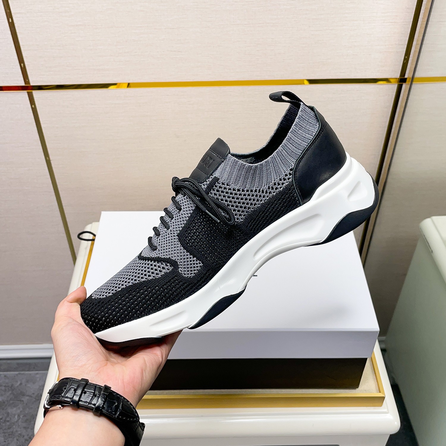 Spring/Summer nueva colección, la única versión en el mercado de los zapatos deportivos para hombre 