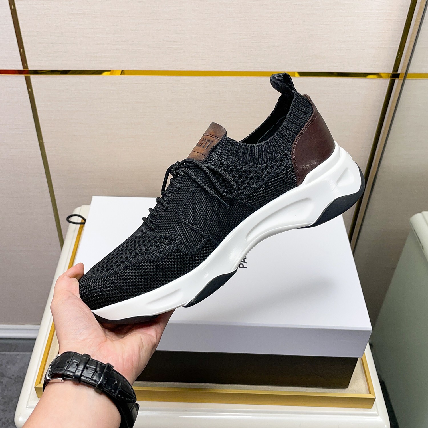 Spring/Summer nueva colección, la única versión en el mercado de los zapatos deportivos para hombre 