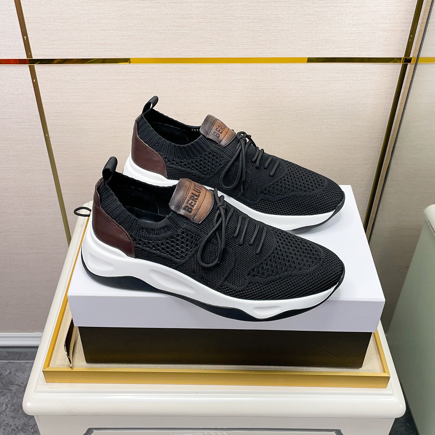 Spring/Summer nueva colección, la única versión en el mercado de los zapatos deportivos para hombre 