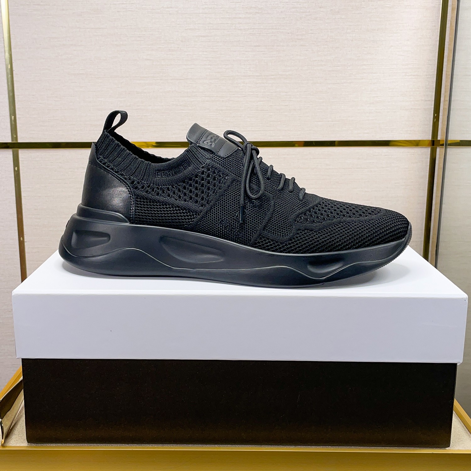 Spring/Summer nueva colección, la única versión en el mercado de los zapatos deportivos para hombre 