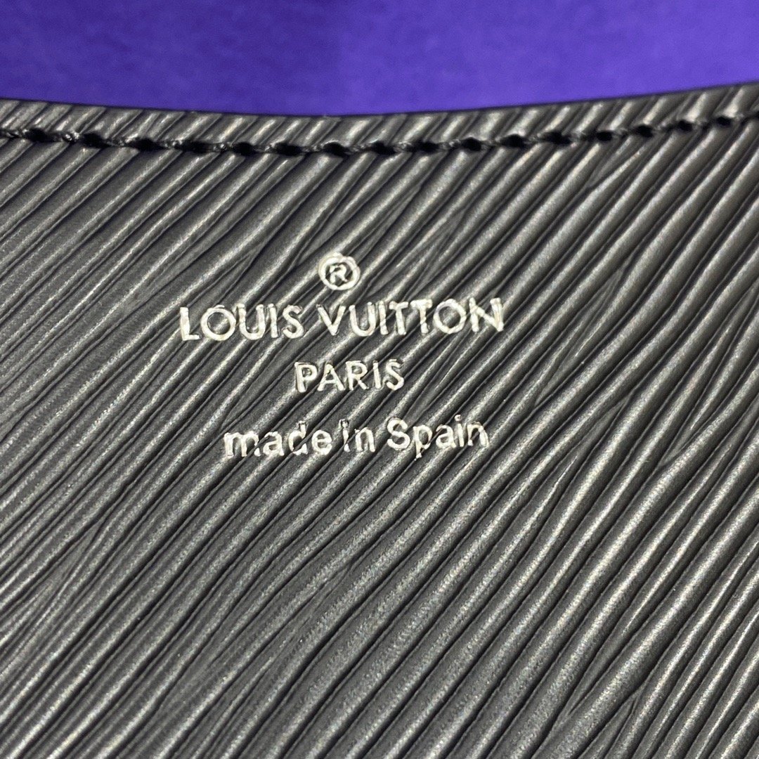 顶级原单M59386黑色M59459本款Buci手袋取材标志性Epi皮革以光滑皮革勾勒边角和衬料成就经典