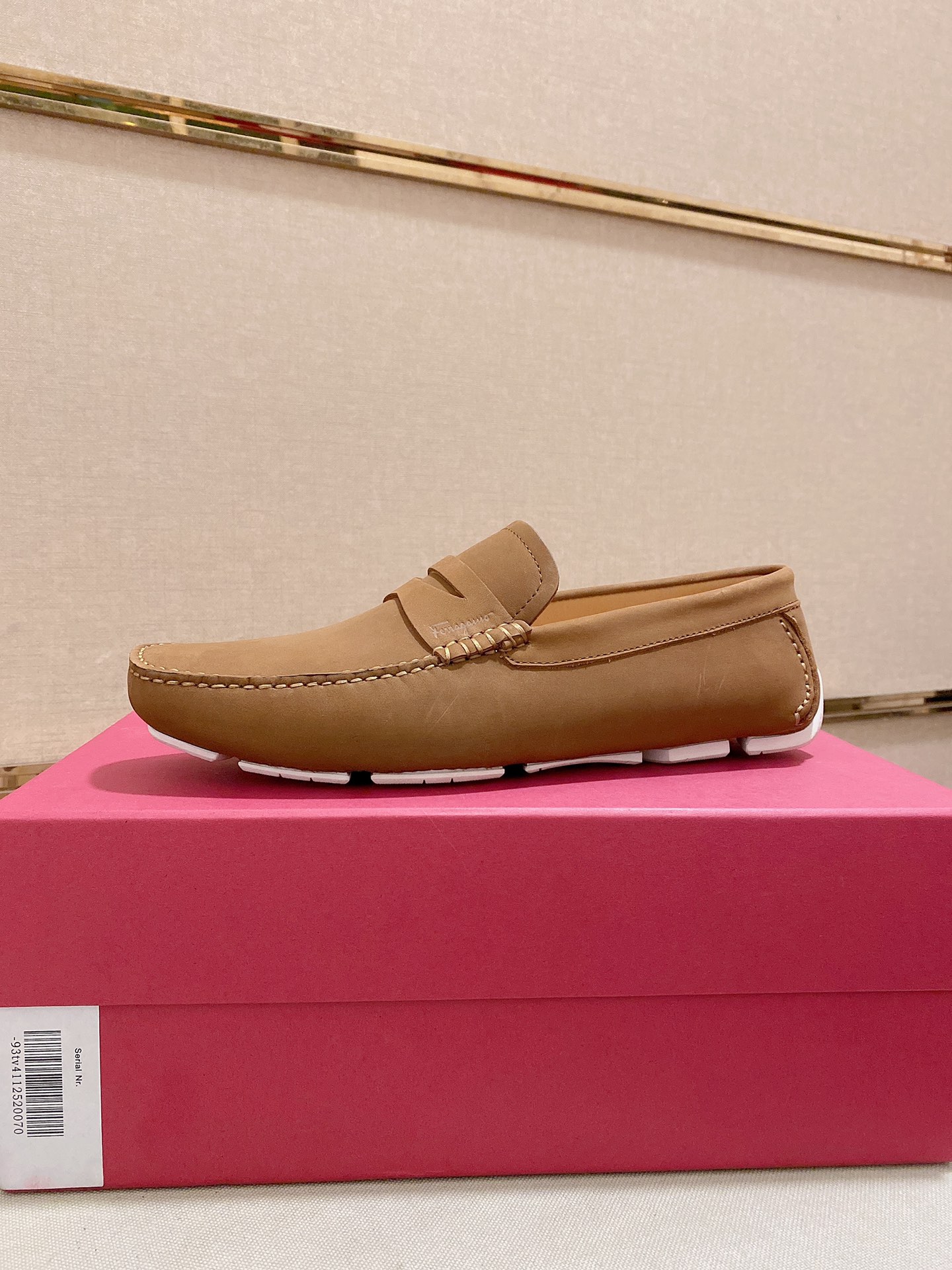 K5 高版本 菲拉格慕Ferragamo品质 🆕🆕独家爆款现货🔥🔥新品上架，高品质TODS男士豆豆鞋高品质，高端开车鞋，配全套包装💪 💪 材质：进口头层牛皮🐂+进口优质水染牛皮内里+耐磨大底👍🏻👍🏻特点：高档舒适 纯手工制作 🚀 🚀 打造最适合您的的完美鞋履 🔥 🔥