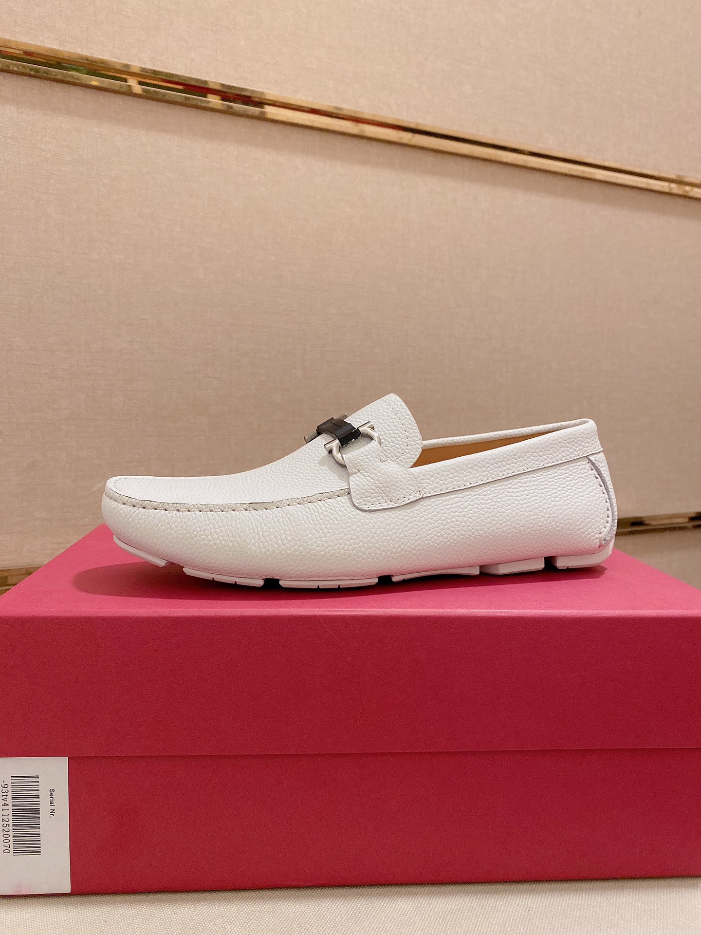 K5 高版本 菲拉格慕Ferragamo品质 🆕🆕独家爆款现货🔥🔥新品上架，高品质TODS男士豆豆鞋高品质，高端开车鞋，配全套包装💪 💪 材质：进口头层牛皮🐂+进口优质水染牛皮内里+耐磨大底👍🏻👍🏻特点：高档舒适 纯手工制作 🚀 🚀 打造最适合您的的完美鞋履 🔥 🔥