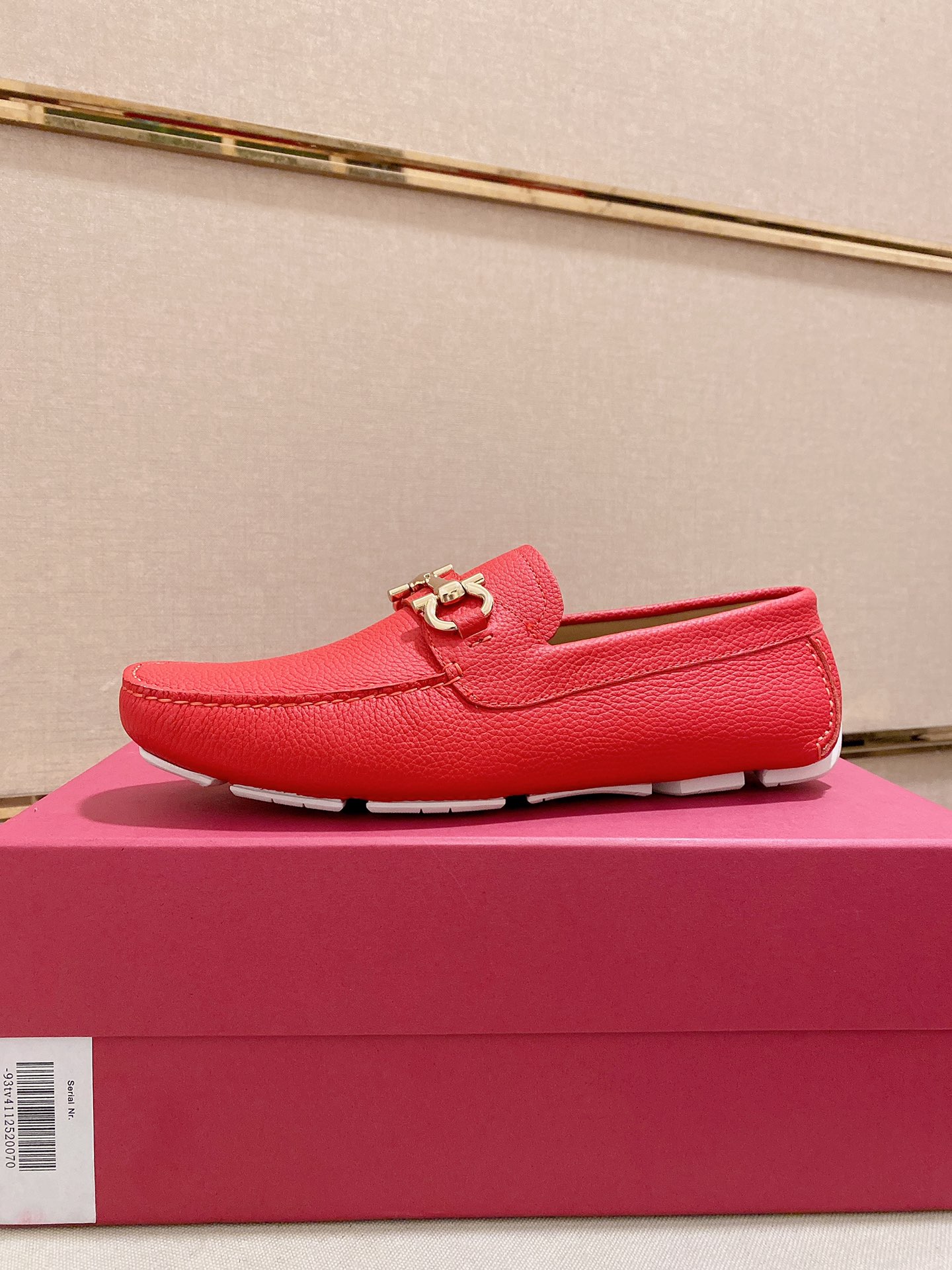 K5 高版本 菲拉格慕Ferragamo品质 🆕🆕独家爆款现货🔥🔥新品上架，高品质TODS男士豆豆鞋高品质，高端开车鞋，配全套包装💪 💪 材质：进口头层牛皮🐂+进口优质水染牛皮内里+耐磨大底👍🏻👍🏻特点：高档舒适 纯手工制作 🚀 🚀 打造最适合您的的完美鞋履 🔥 🔥