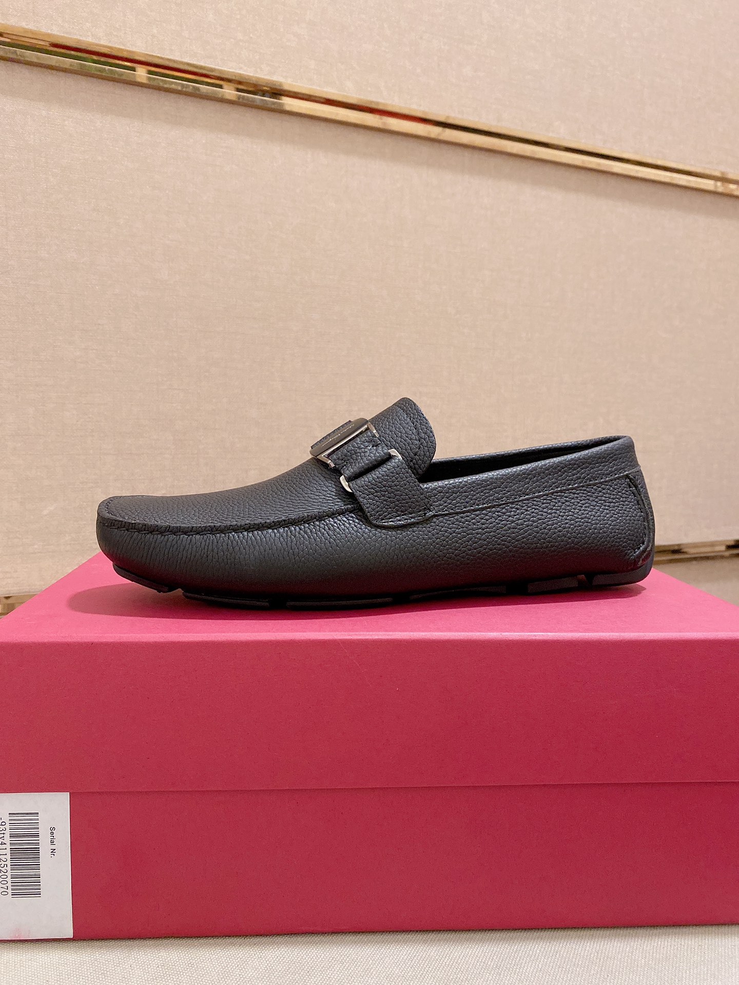 K5 高版本 菲拉格慕Ferragamo品质 🆕🆕独家爆款现货🔥🔥新品上架，高品质TODS男士豆豆鞋高品质，高端开车鞋，配全套包装💪 💪 材质：进口头层牛皮🐂+进口优质水染牛皮内里+耐磨大底👍🏻👍🏻特点：高档舒适 纯手工制作 🚀 🚀 打造最适合您的的完美鞋履 🔥 🔥