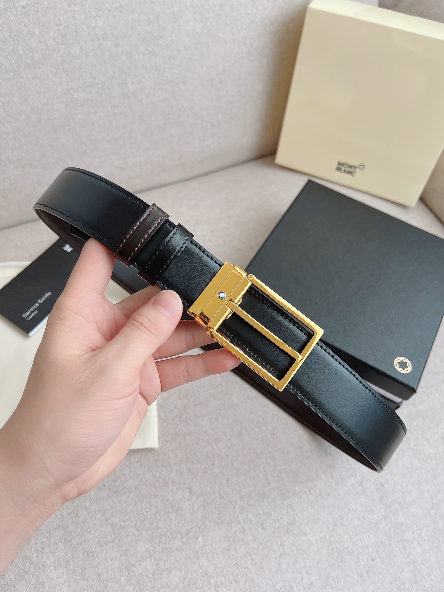 Montblanc 万宝龙 血统男士商务自由裁剪双面双色两用腰带 渠道 意大利进口 牛皮 意大利进口 皮芯拖料手感舒适不易起皱起痕
