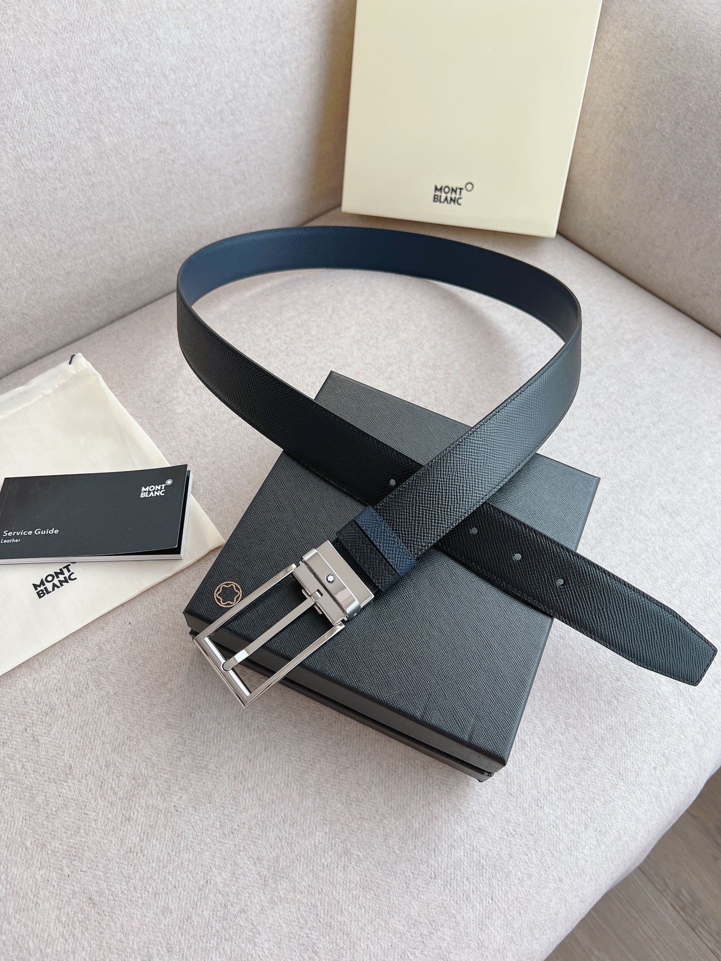 顶级原单复刻版💯，配送专柜全套礼盒包装📦进口原厂头层牛皮皮带，男士商务休闲腰带. 万宝龙 他们自信而不拘