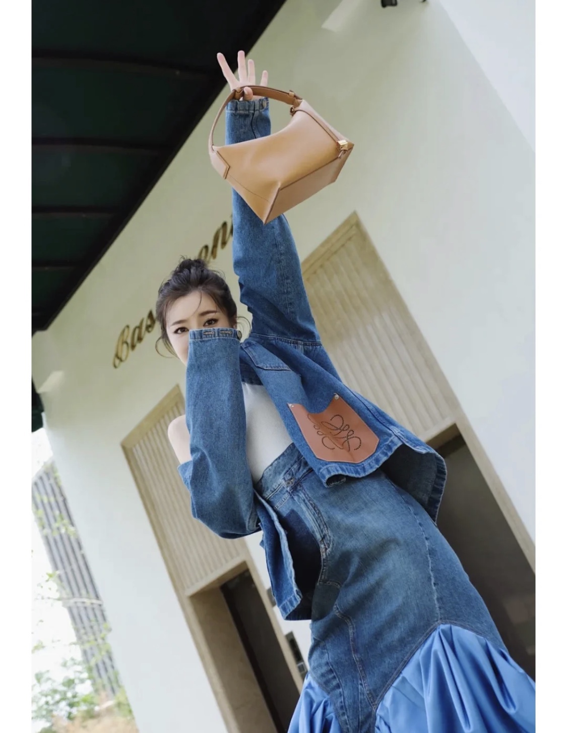 LOEWE罗意威 520情人节限定款 cubi全皮饭盒包 0559暖沙色