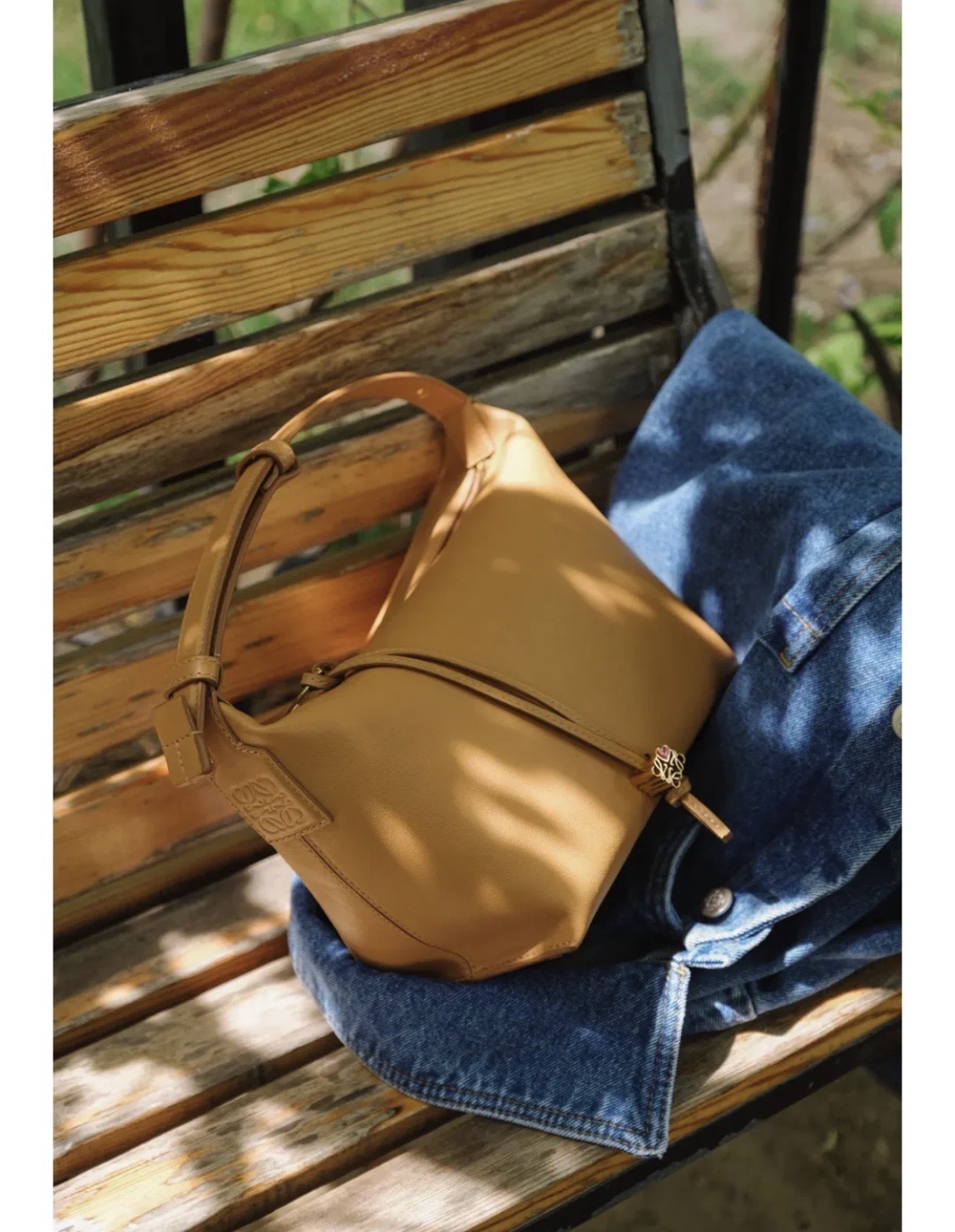 LOEWE罗意威 520情人节限定款 cubi全皮饭盒包 0559暖沙色