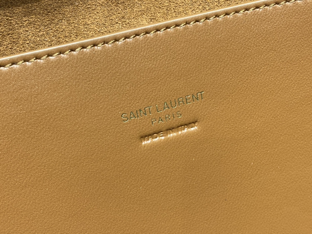 Saint laurent Ysl ๐๐๐ง๐ ๐ฎ๐ด๐ฐ๐บ ๅ้ขๅ
553804